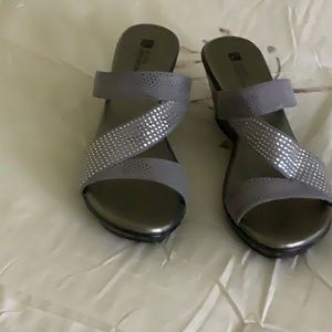 White Mountain style slide in sandals.
